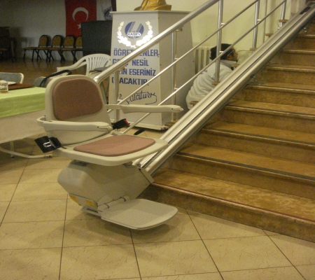 Koltuklu Merdiven Asansörü