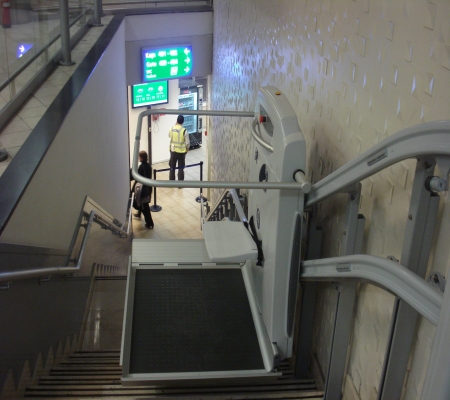 Platform Merdiven Asansörü